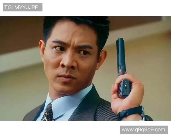 李连杰与足球明星同框合影展现运动精神与友谊的完美结合 李连杰与足球明星同框合影展现运动精神与友谊的完美结合