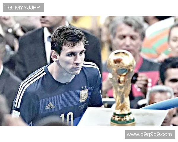 探索每位足球明星独特的标志图案背后的故事与意义 探索每位足球明星独特的标志图案背后的故事与意义