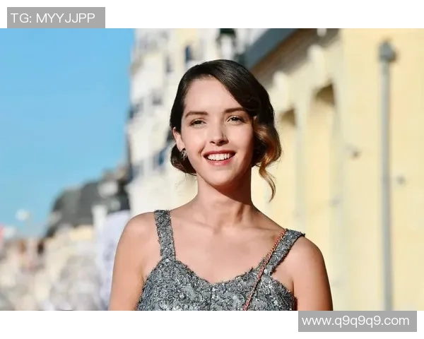 足球明星女友真实照片曝光揭示她们的生活与魅力 足球明星女友真实照片曝光揭示她们的生活与魅力